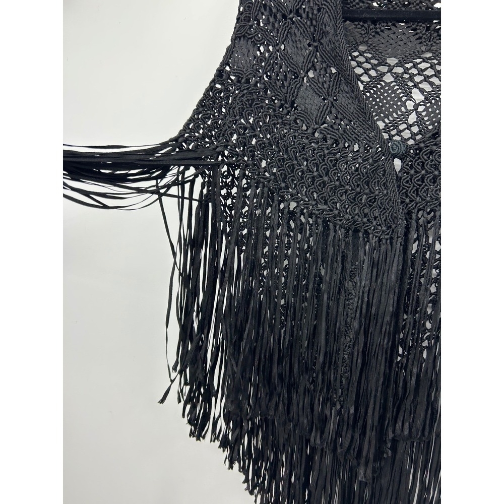 Vintage 70s Black Macrame Crochet Fringe Shawl Wrap Boho Festival Triangle Cape - Picture 2 of 4